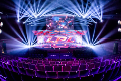 滔搏双C力挽狂澜！JackeyLove霞与Rookie沙皇完美配合，Hope致命失误葬送好局，TES团战逆转挺进总决赛